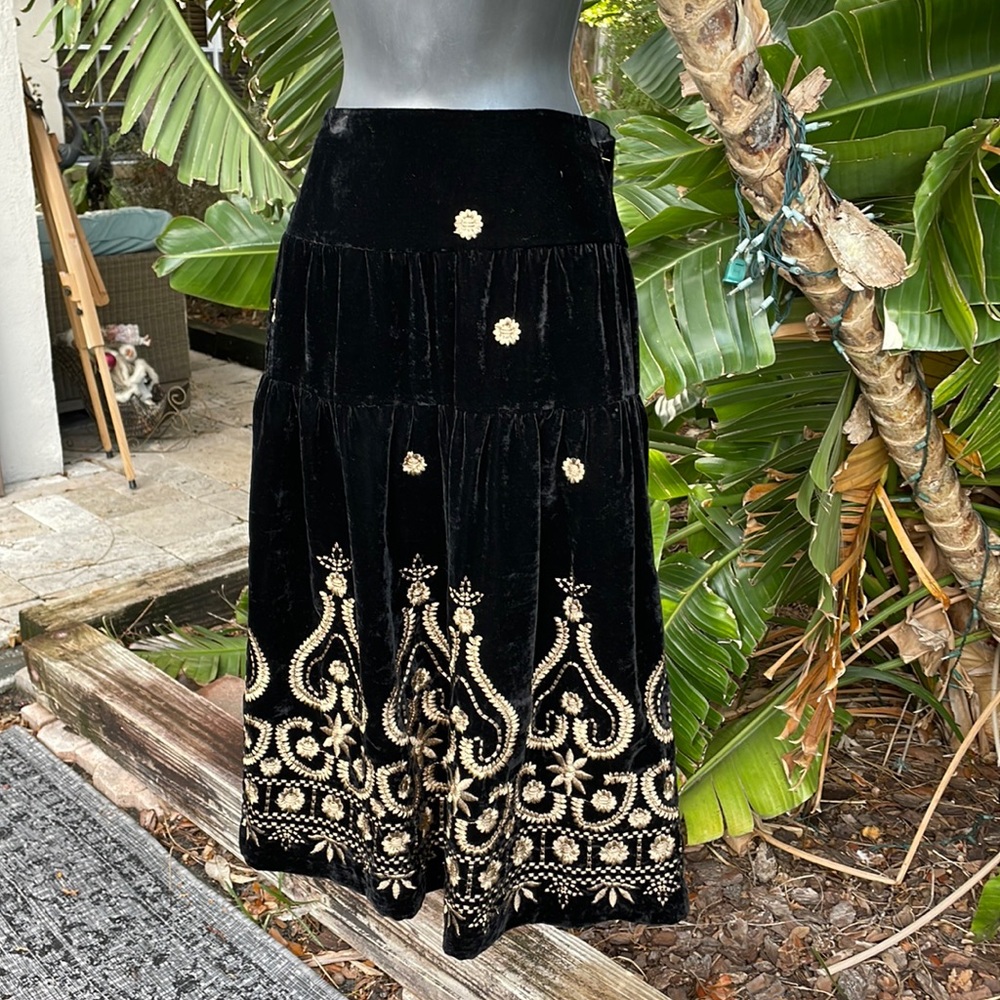 Boston proper velvet embroidered drop waist skirt